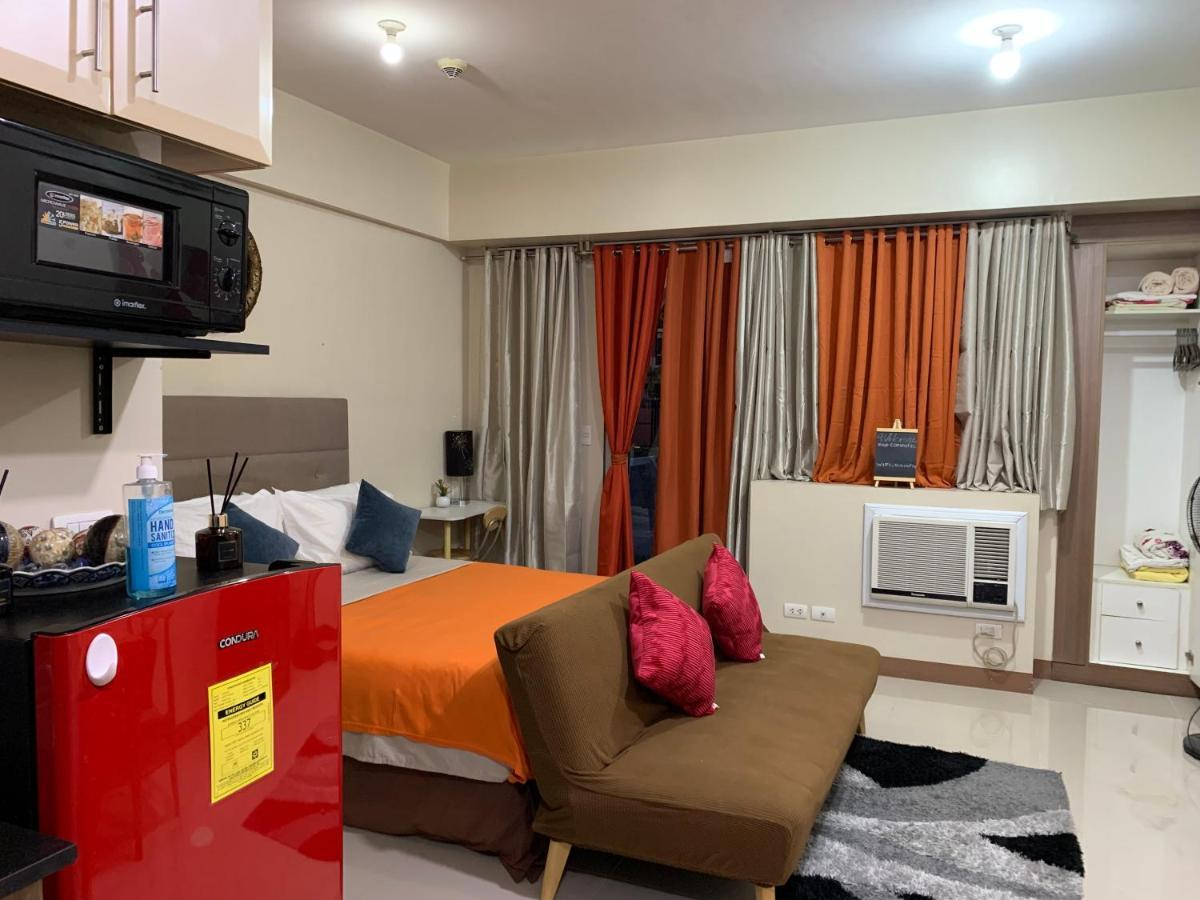 One Palm Tree Villas Condominium - Studio 2Nd Fl With Balcony - Across Terminal 3 Airport Pasay Ngoại thất bức ảnh