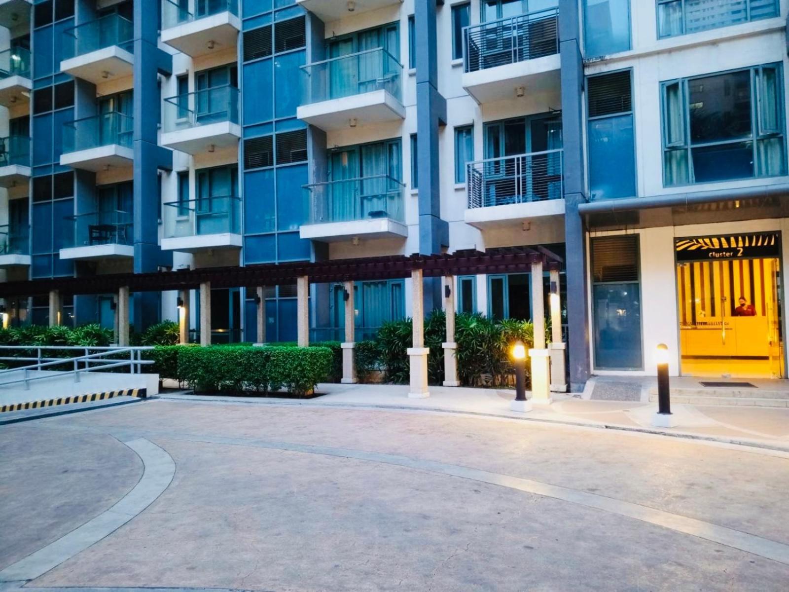 One Palm Tree Villas Condominium - Studio 2Nd Fl With Balcony - Across Terminal 3 Airport Pasay Ngoại thất bức ảnh
