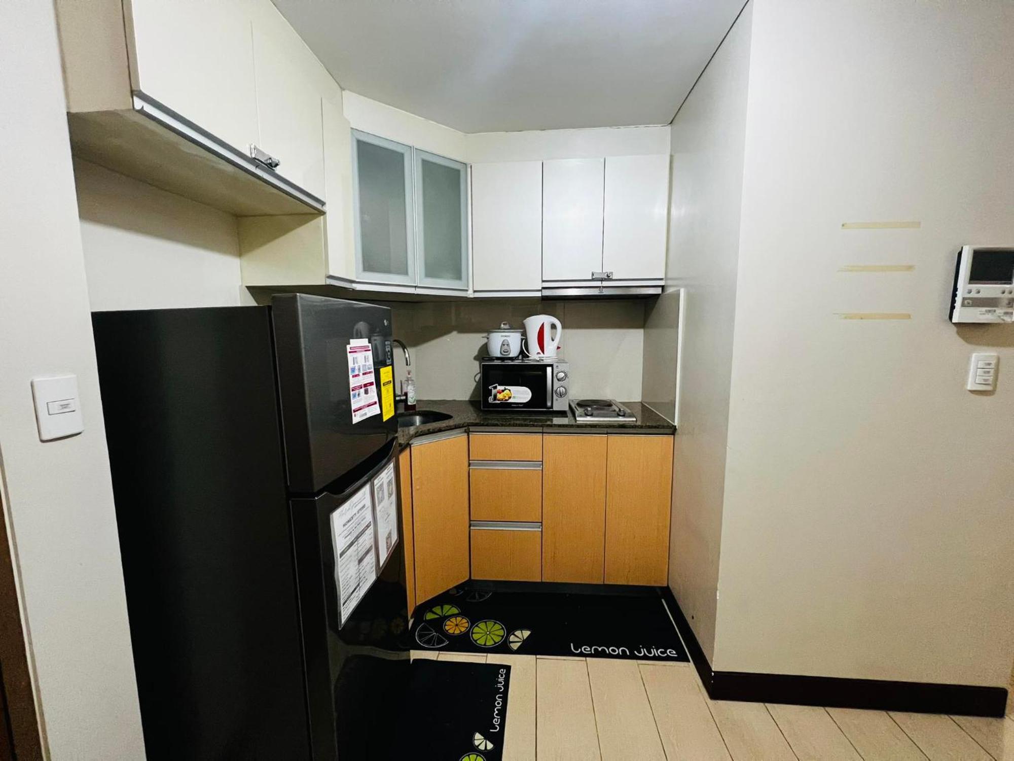 One Palm Tree Villas Condominium - Studio 2Nd Fl With Balcony - Across Terminal 3 Airport Pasay Ngoại thất bức ảnh